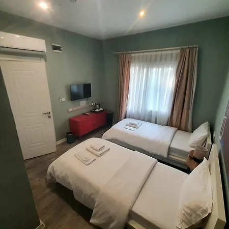 St945 Hotel *