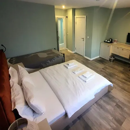 Hotel St945 *