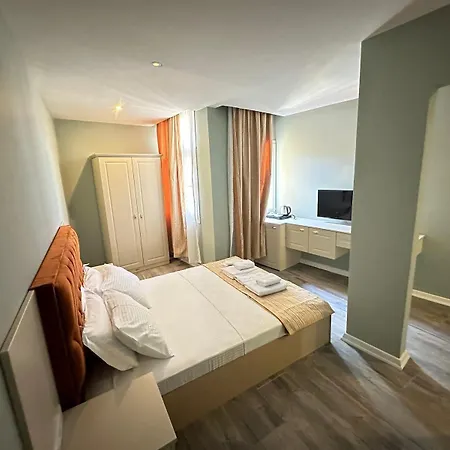 St945 Hotel *