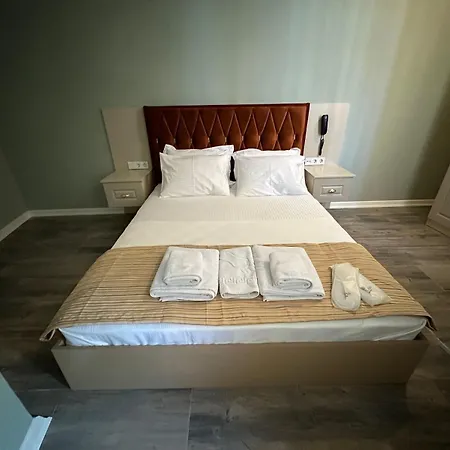 St945 Hotel *