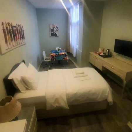 St945 Hotel *