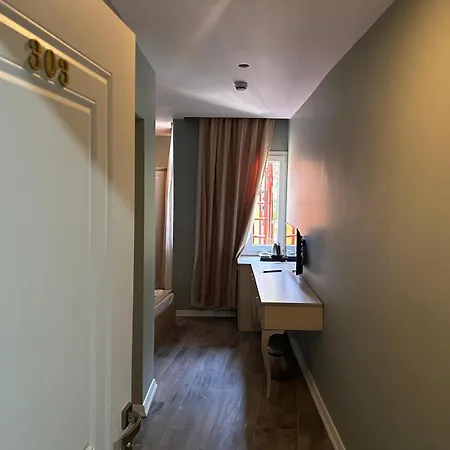 St945 Hotel *