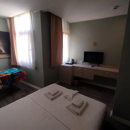 Hotel St945 *