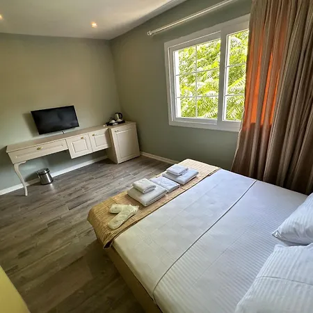 St945 Hotel *